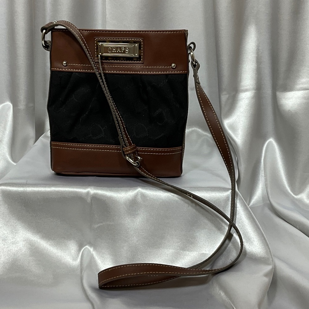 Chaps mail bag crossbody purse. Blck material and faux brown leather CHP.    0-H